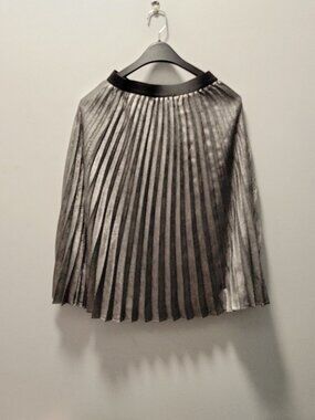 A Loves A women's skirt - ruffled ridges shiny - date mysterous seductive party